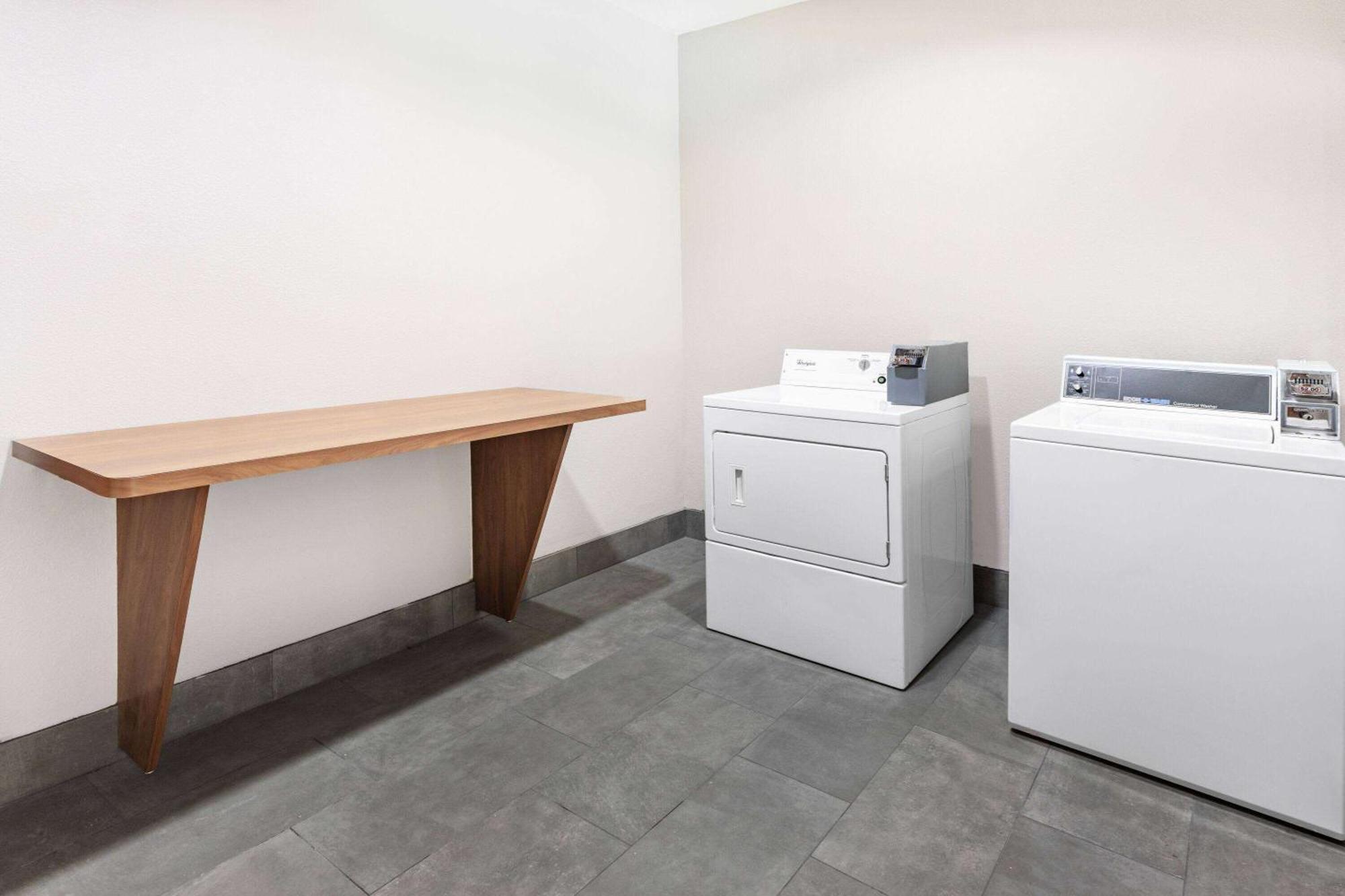 Wingate By Wyndham Houston Bush Intercontinental Airport Hotel Aldine Bagian luar foto